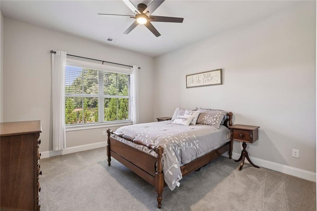 Longstreet Manor - Residential
