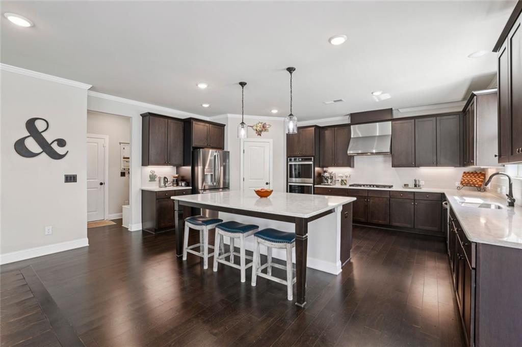 Longstreet Manor - Residential