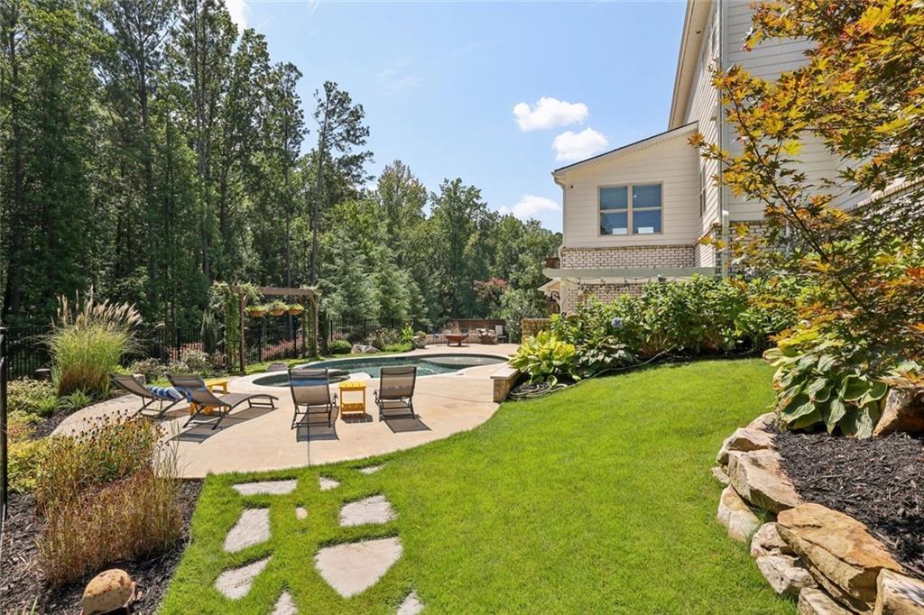 Longstreet Manor - Residential