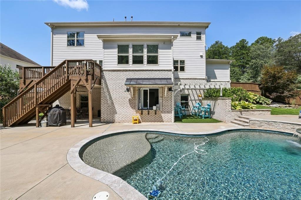 Longstreet Manor - Residential