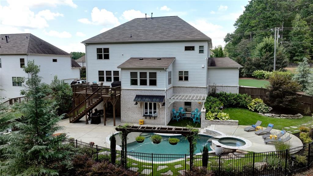Longstreet Manor - Residential