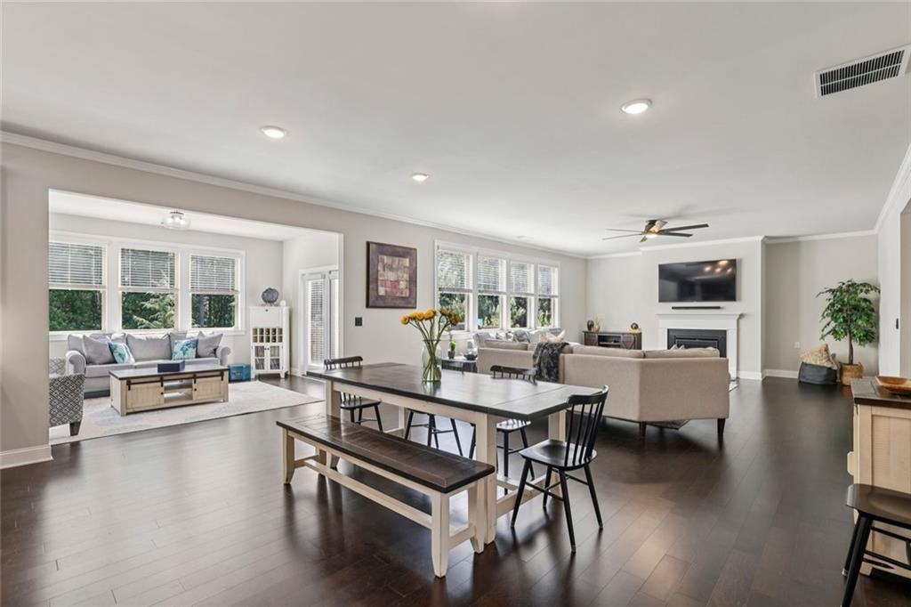 Longstreet Manor - Residential