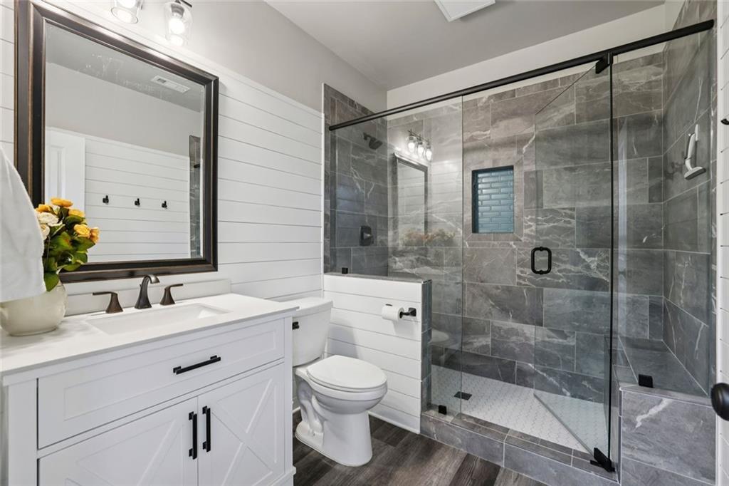 Longstreet Manor - Residential