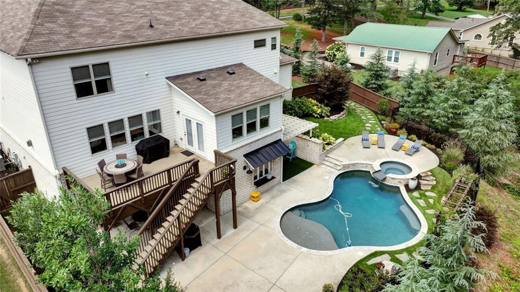 Longstreet Manor - Residential