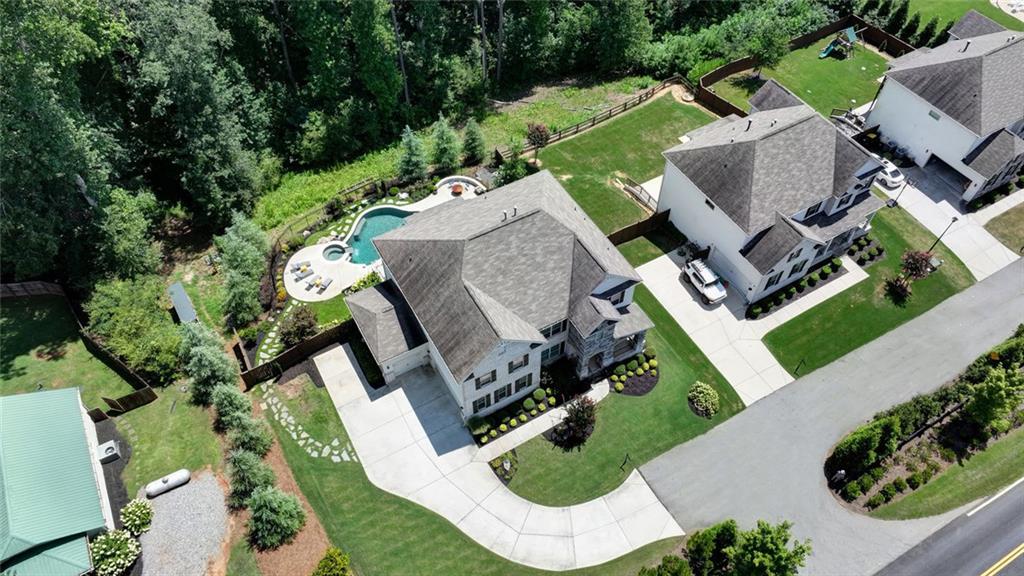 Longstreet Manor - Residential