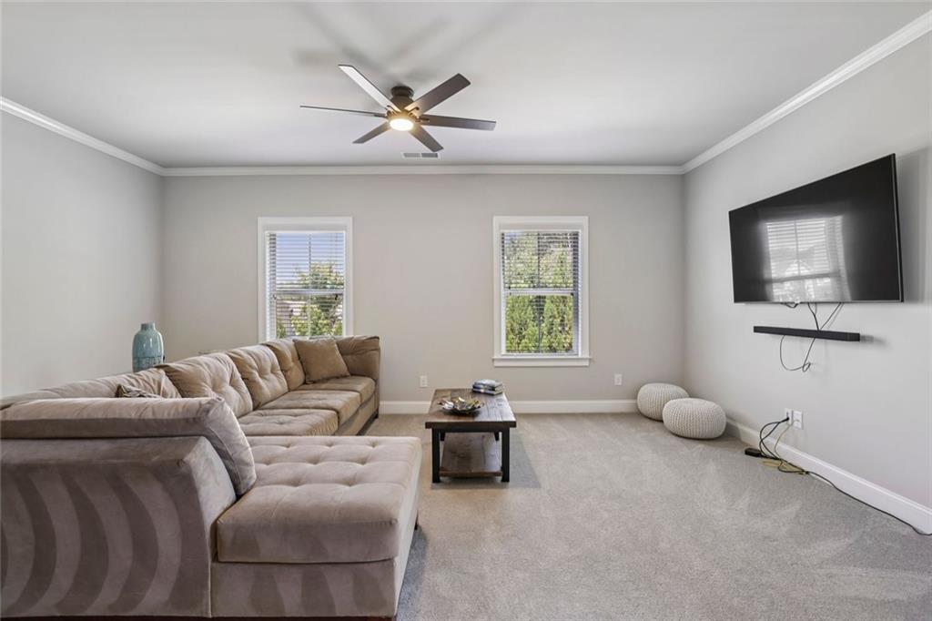 Longstreet Manor - Residential