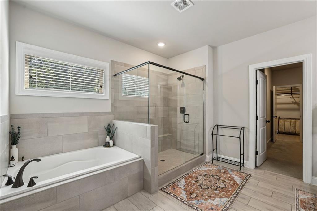 Longstreet Manor - Residential
