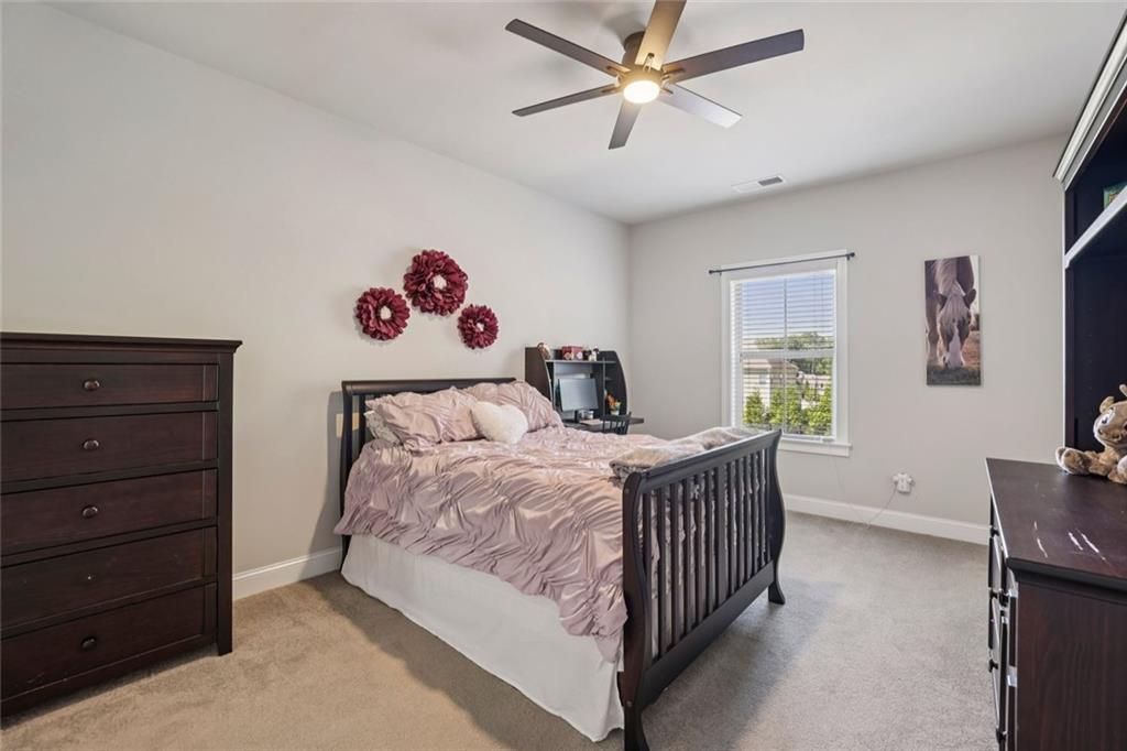 Longstreet Manor - Residential