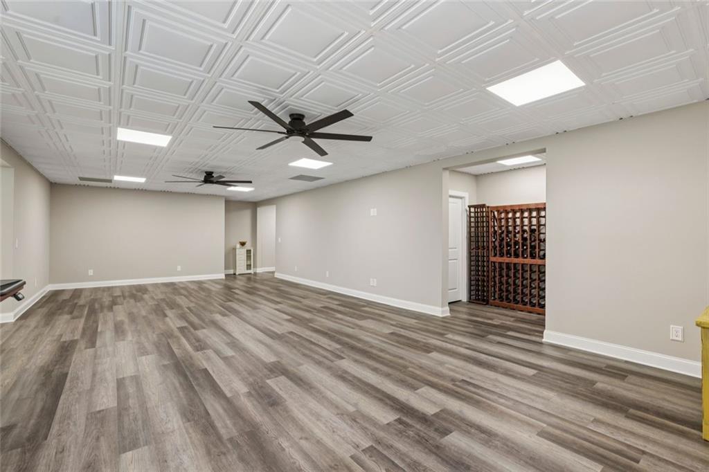 Longstreet Manor - Residential