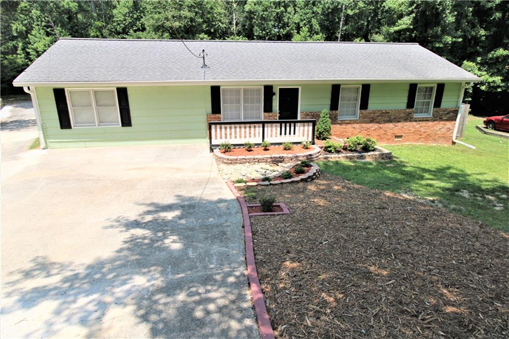 PLEASE INQUIRE ONLINE ONLY (click on "request a tour"). - I WILL REPLY (within 24 hours), BY EMAIL TO ALL INQUIRIES WITH ADDITIONAL QUALIFYING DETAILS. (be sure to check your spam folder if my reply is not in your inbox)
Immaculate, recently remodeled ranch in superb condition! All new paint and super clean! Kitchen is open to family room. Large master bedroom with 2 closets and full bathroom. Secondary bedrooms are average sized. Full bathroom in hall. Separate laundry room with washer and dryer in place. Extra room for storage or hobbies. Huge carport in rear and a large level back yard. Home is located in quiet cul-de-sac so NO traffic issues. Newer, high efficiency HVAC system! No pets allowed. Credit score 650+ or double security deposit, $5,500 monthly income, sorry, no section 8. Ready for new tenant on 30 Sep 2025.
