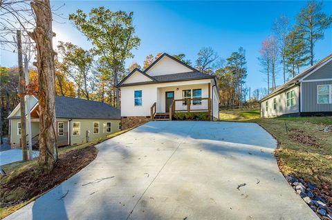 A home in La Fayette