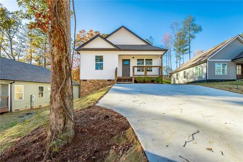 A home in La Fayette