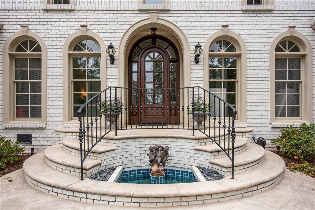 9190 Huntcliff Trace