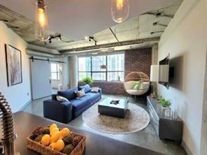 115 W Peachtree Place NW 707