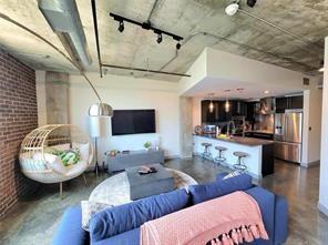 115 W Peachtree Place NW 707