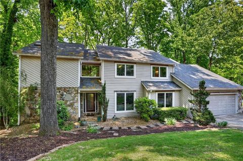 Homes For Sale - 345 Clear Creek Court<br/> Roswell, GA 30076