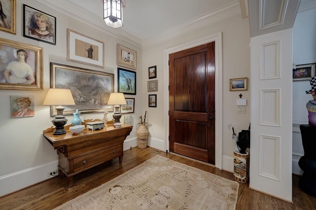 8 Honour Avenue NW 6