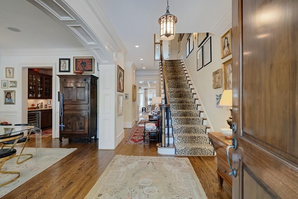 8 Honour Avenue NW 6