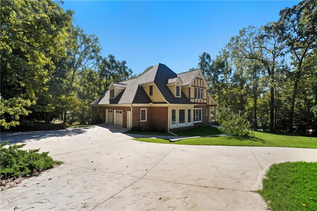 40 JOE LEE Drive