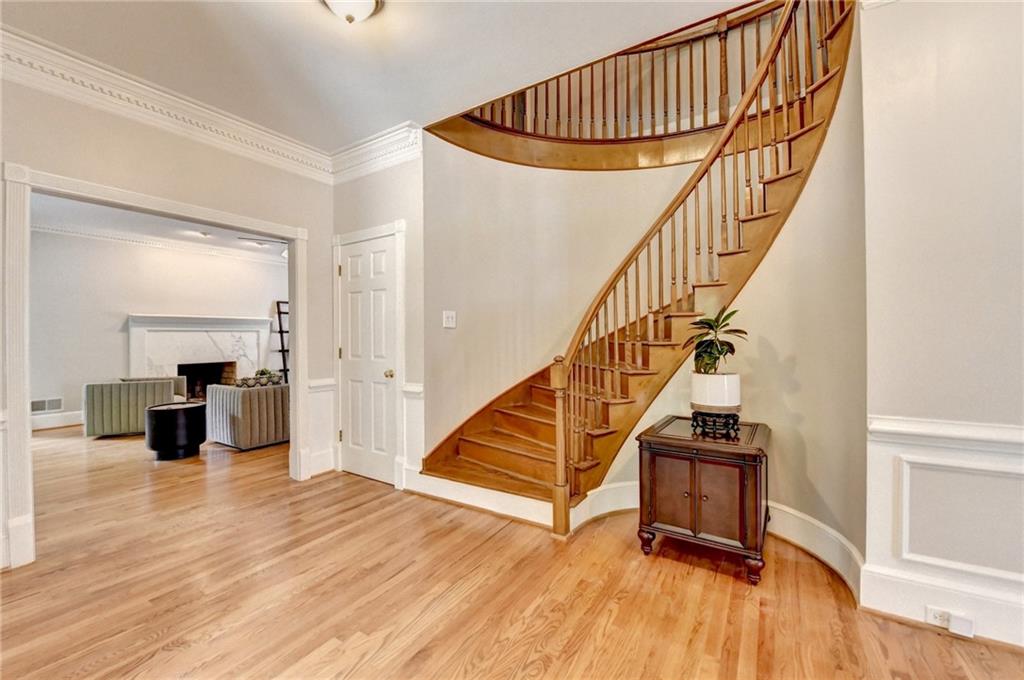 5025 Oak Bluff Court