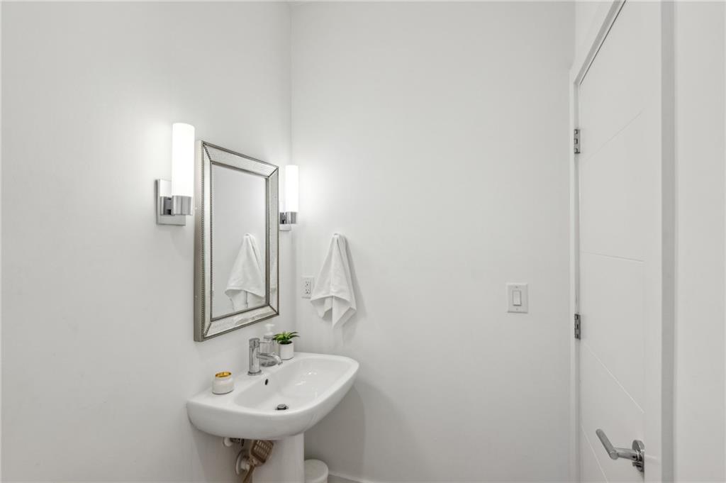 728 Oakview Road, Decatur, Georgia image 16