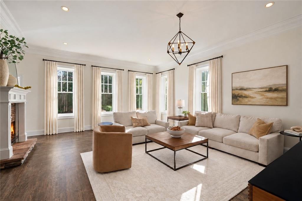 1279 Zimmer Drive NE