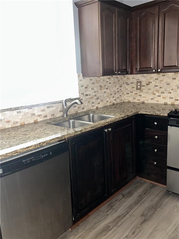 1502 River Green Drive NW