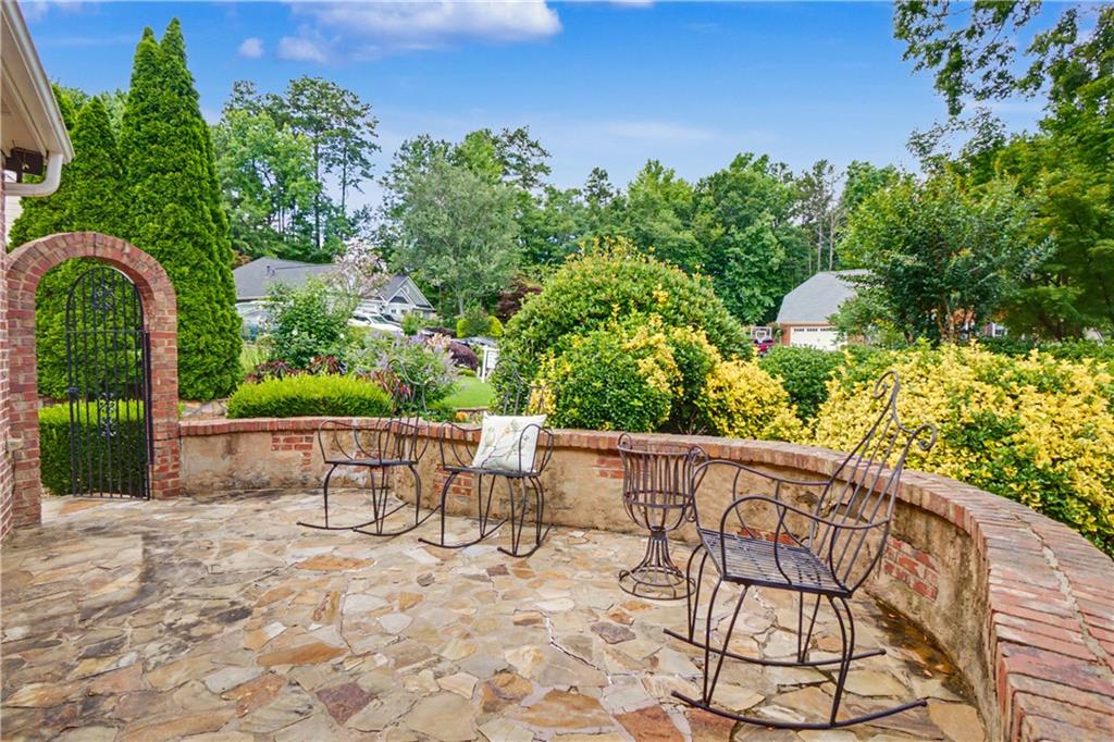 360 Oak Terrace