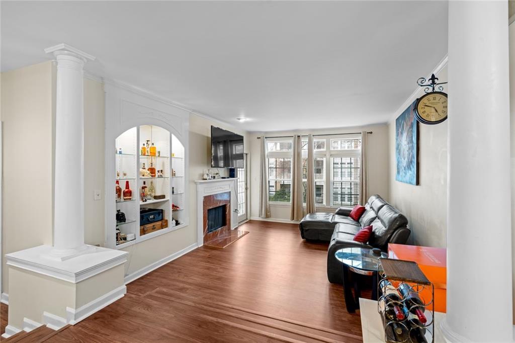 220 Renaissance Parkway NE 1218