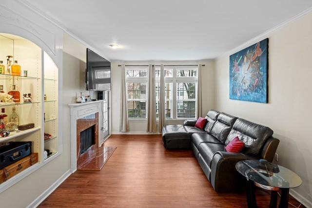 220 Renaissance Parkway NE 1218