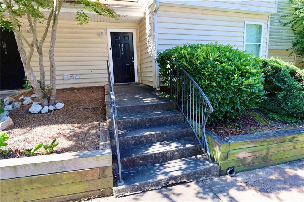 2082 Oak Park Lane