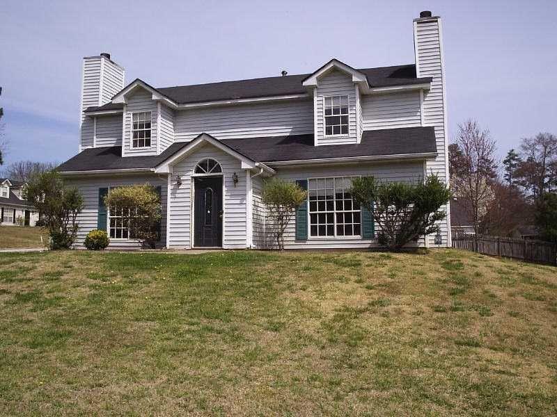 1174 Oak Knoll Court, Lithonia, Georgia image 1