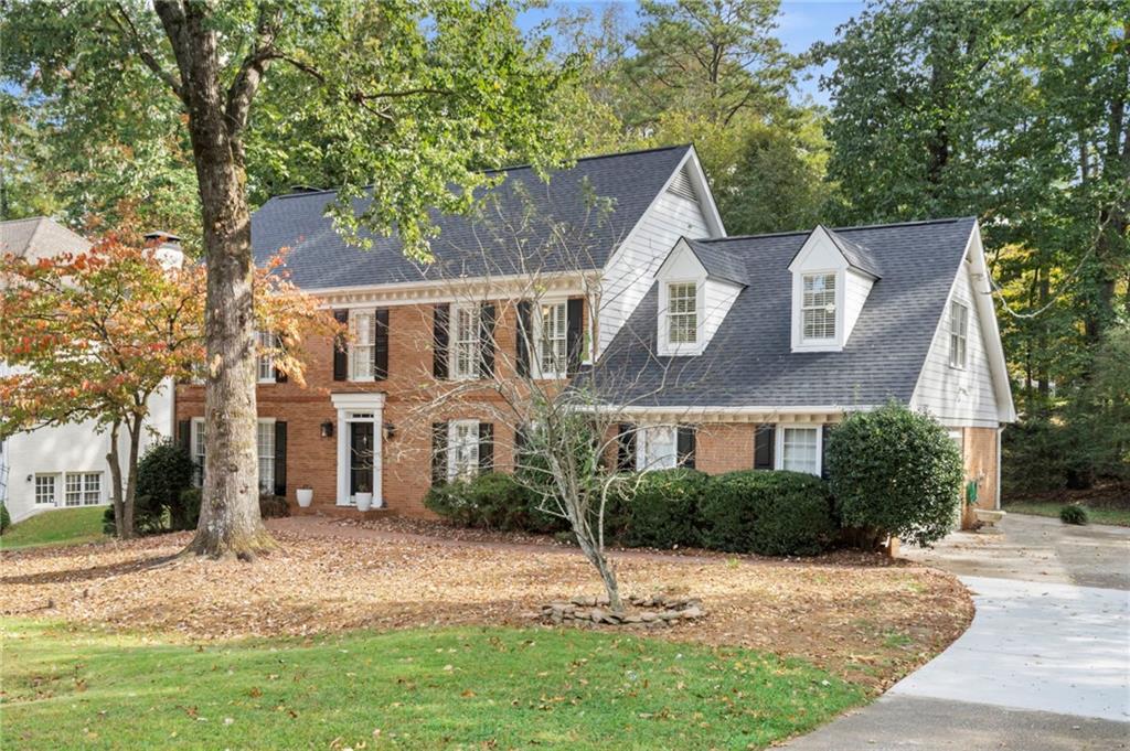 6915 Hunters Knoll