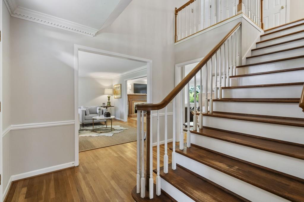 6915 Hunters Knoll