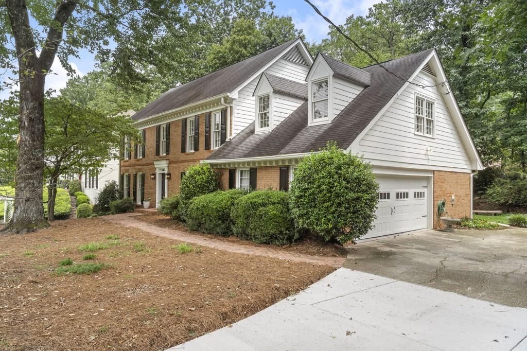 6915 Hunters Knoll