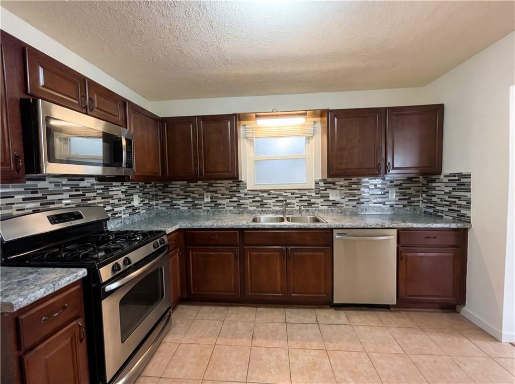 5328 Ridge Forest Drive