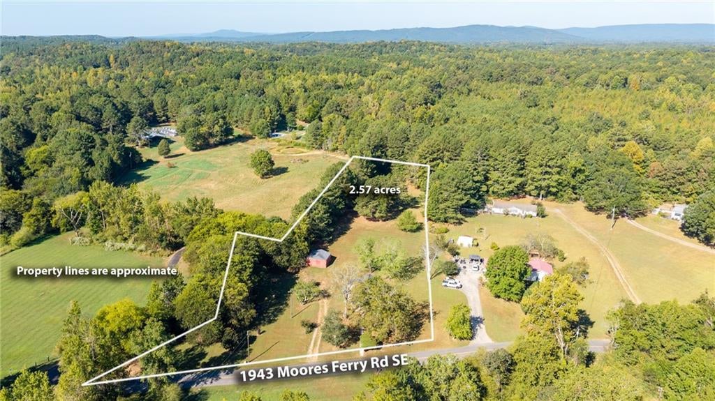 1943 Moores Ferry Road SW