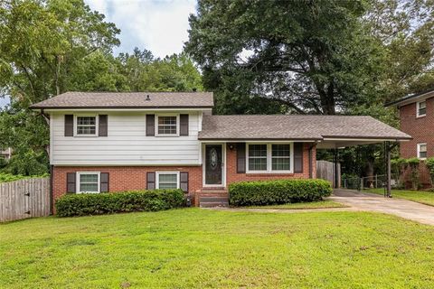 Photo of 2439 PARKLAND Drive, Decatur, GA 30032 (MLS # 7631314)