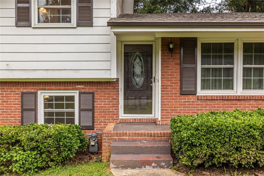 2439 PARKLAND Drive