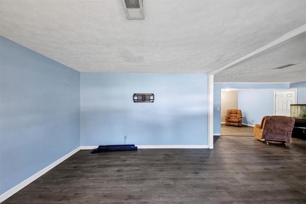 6867 LAURELWOOD Drive