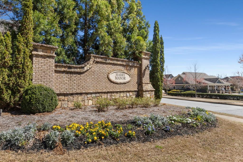 Mabry Manor - Residential