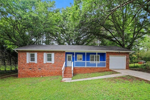 Homes For Sale - 19 Thomas Way<br/> Newnan, GA 30263