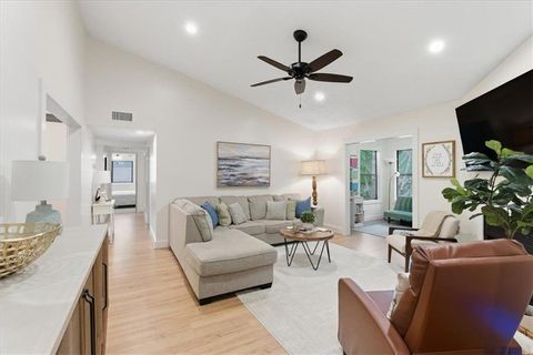 Photo of 708 Parkaire Crossing, Marietta, GA 30068 (MLS # 7666902)