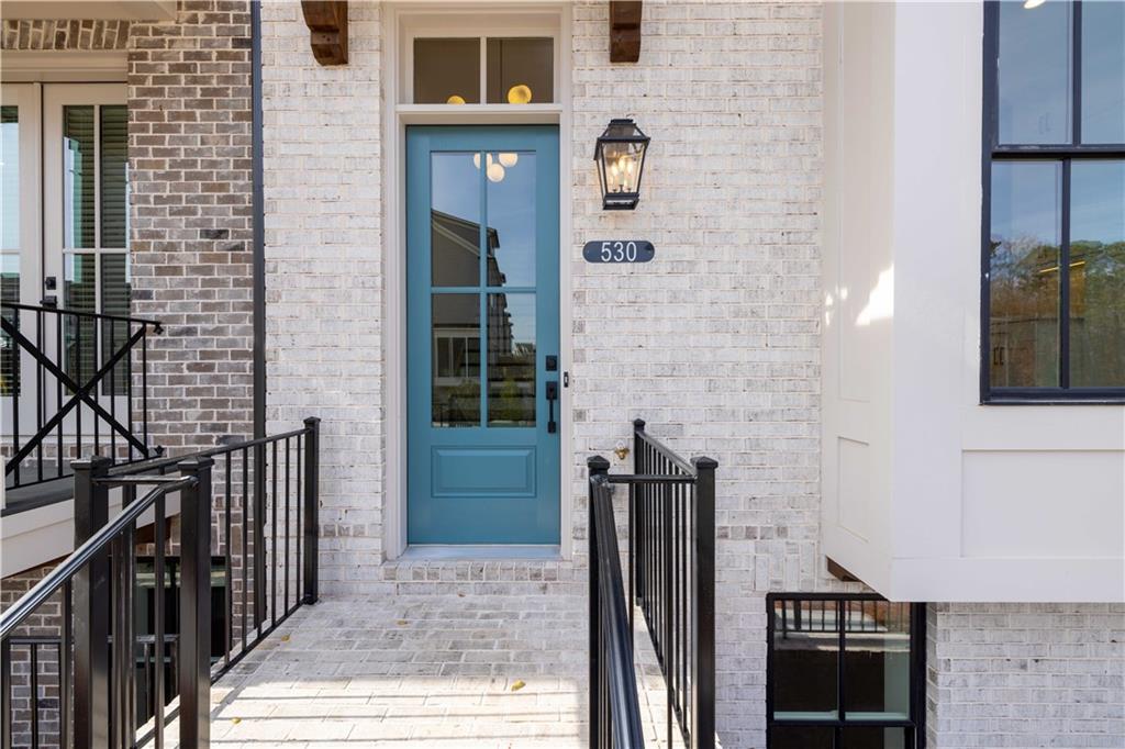 Towns on Thompson - Residential