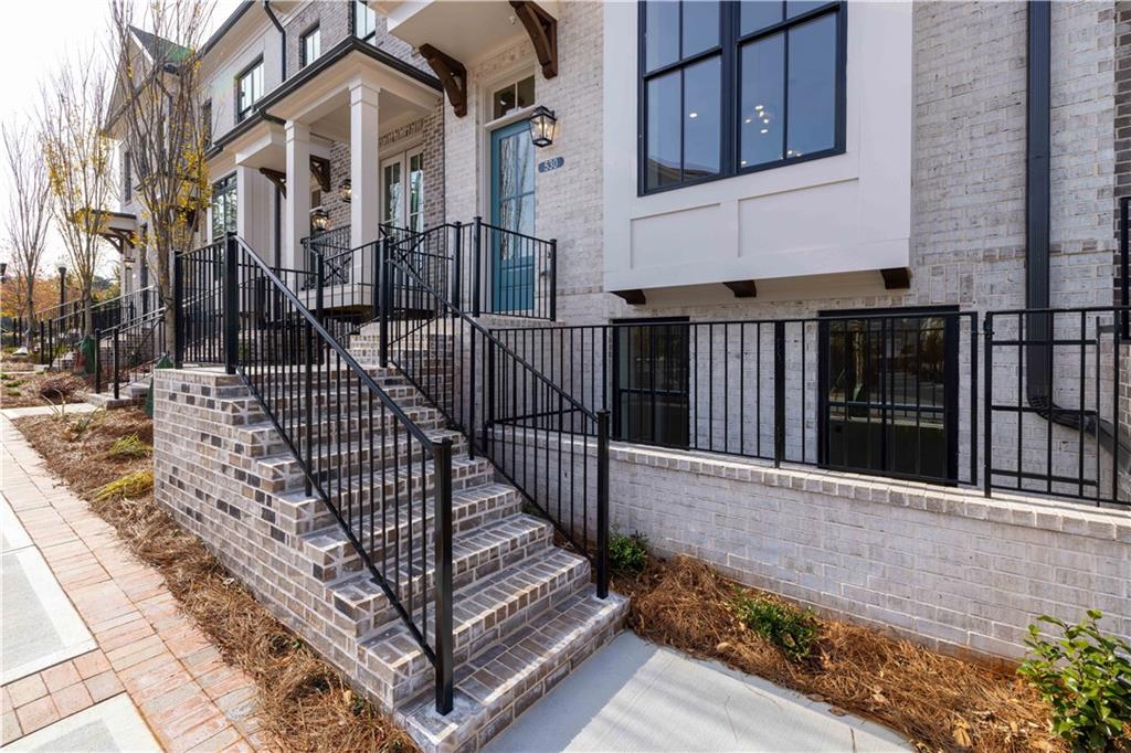 Towns on Thompson - Residential
