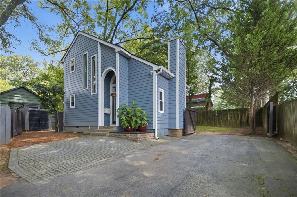505 Oakdale Road NE