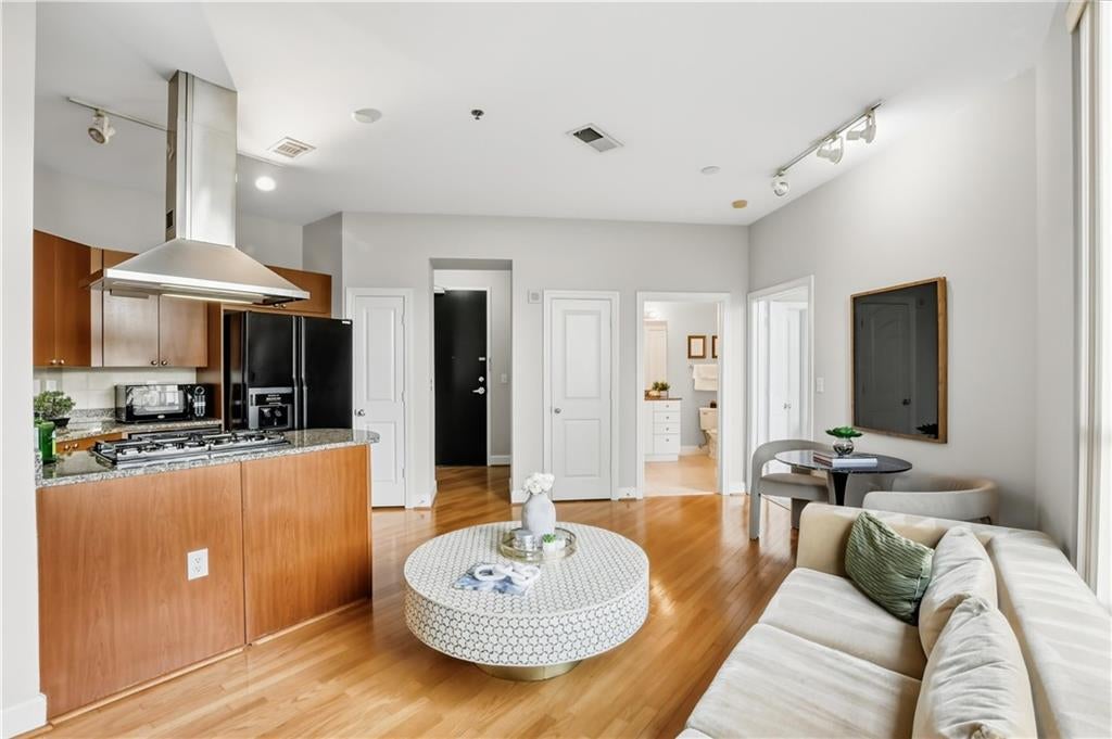 2626 Peachtree Road NW 606