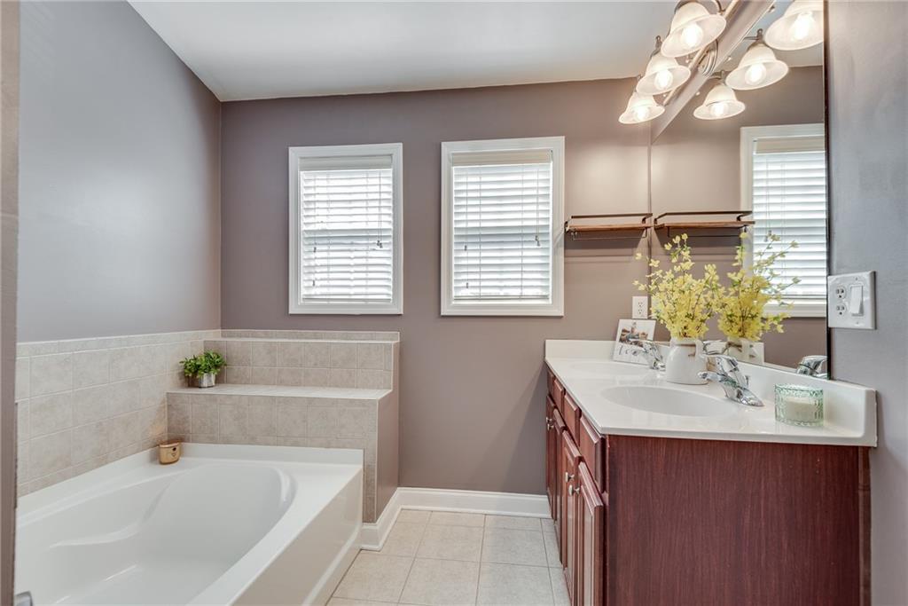 5590 Winter Oak Way, Norcross, Georgia image 27