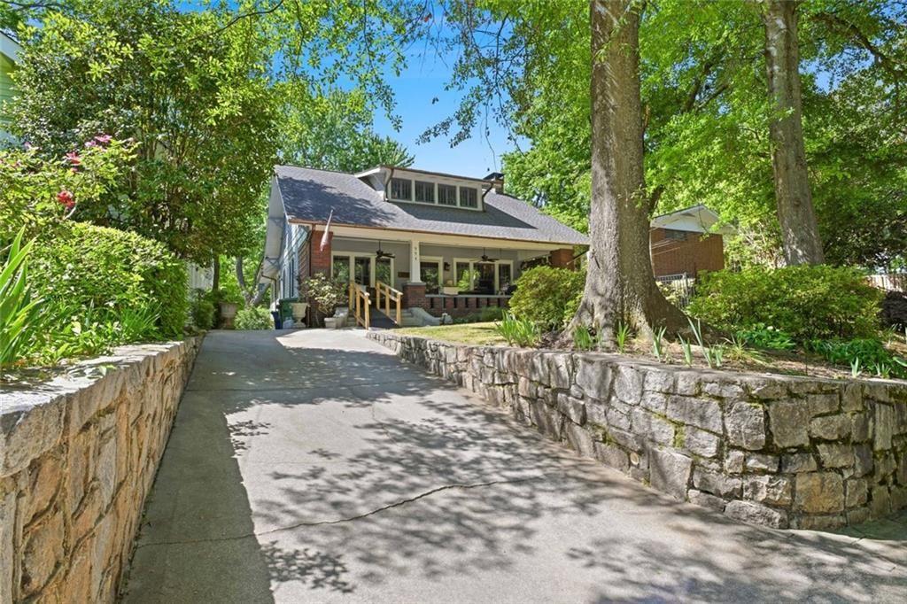 771 St Charles Avenue NE