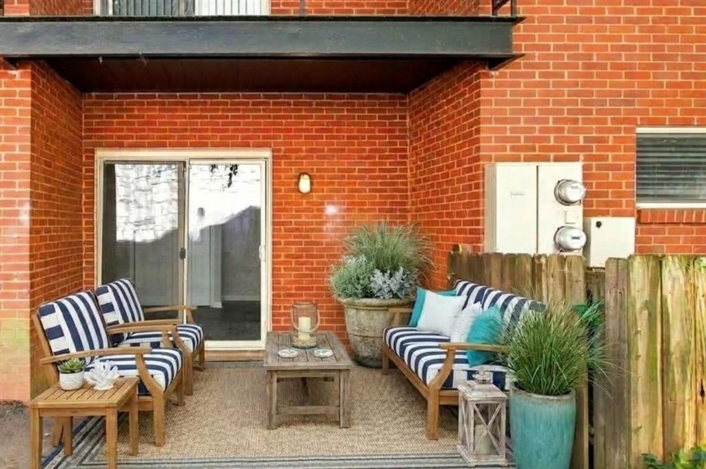 250 Little Street B102